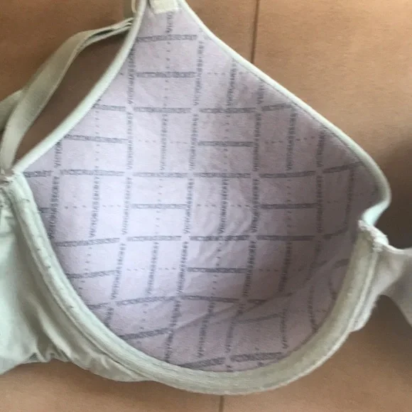 Victoria’s Secret bra 32C - Picture 4 of 8